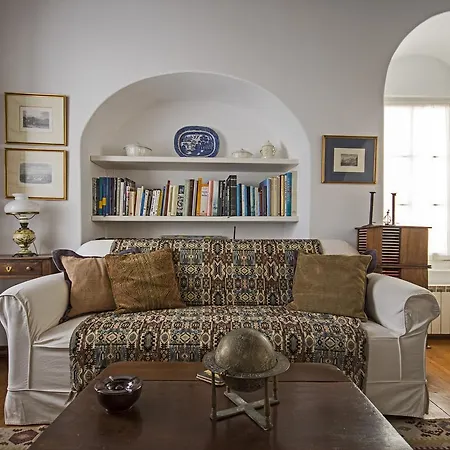 Апартаменты Erato Traditional Town House *