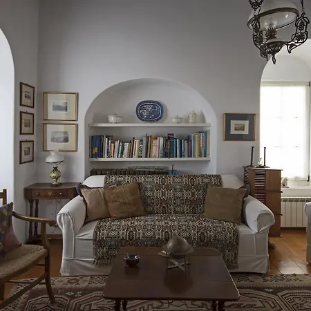 Апартаменты Erato Traditional Town House