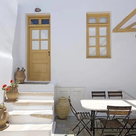 Erato Traditional Town House Apartman
